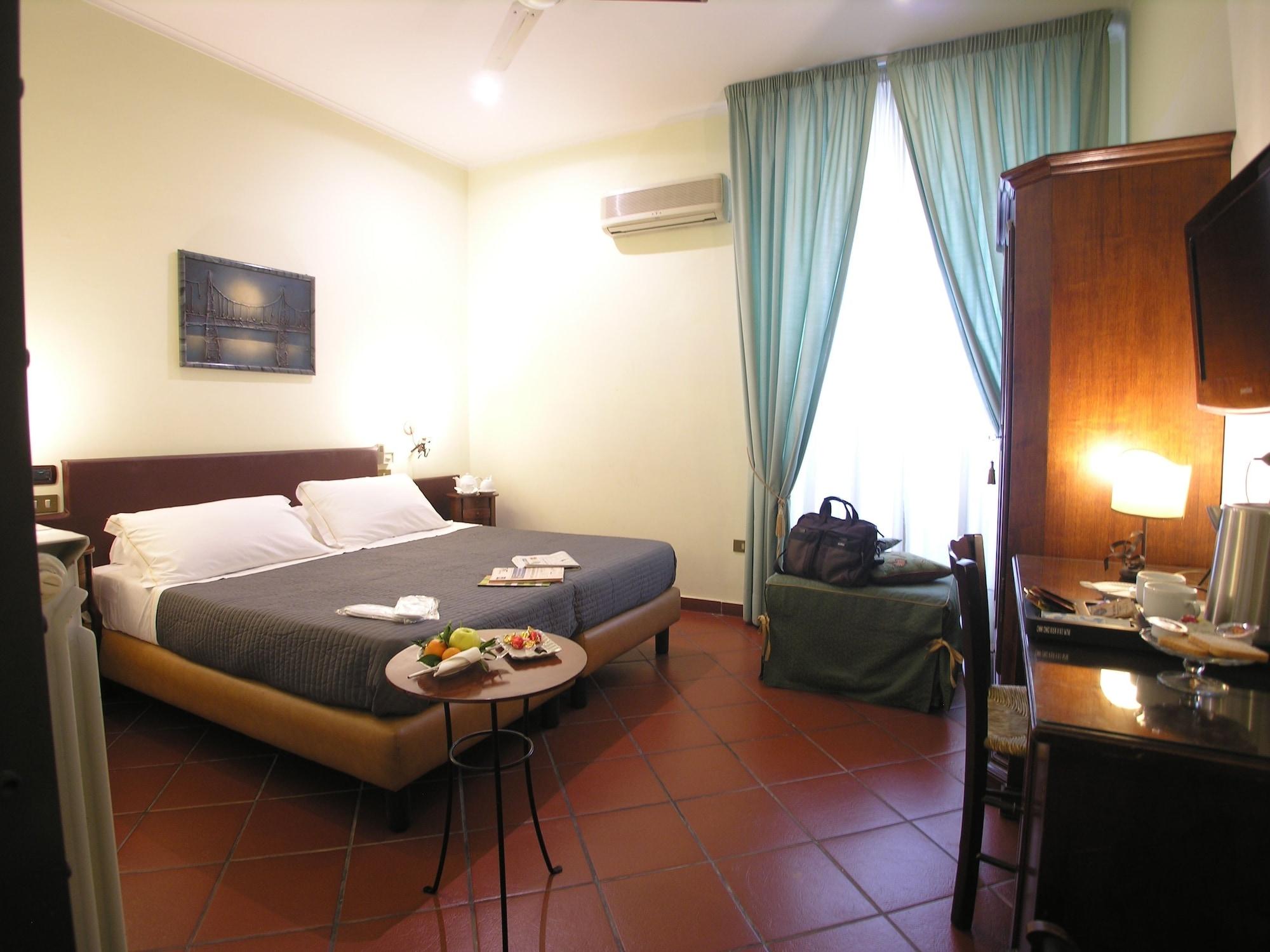 Hotel Toledo Napoli Ngoại thất bức ảnh
